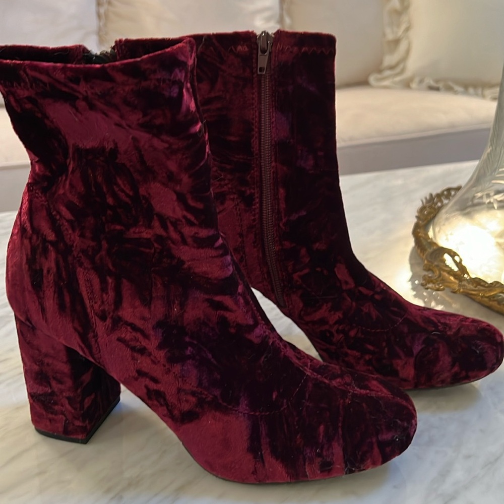 Mia VICKIE Crushed Velvet Bootie - Picture 1 of 6